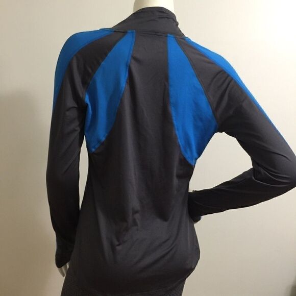 Reebok Performance thumb hole pull over! - Picture 4 of 7